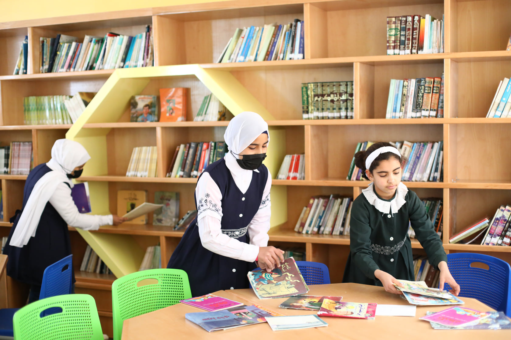 جمعية نوى للثقافة والفنون تقوم بإعادة تأهيل ست مكتبات في مدارس المنطقة الوسطى 
